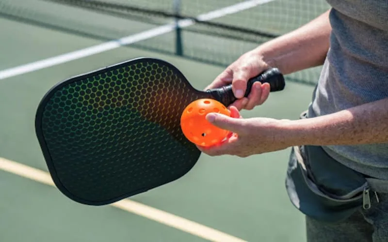 tennis va pickleball khac nhau nhu the nao diem khac biet co ban