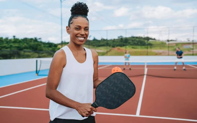 tennis va pickleball khac nhau nhu the nao diem khac biet co ban