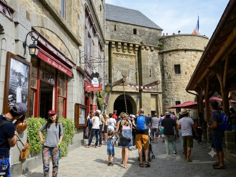 Lên lịch tham quan Mont Saint-Michel giúp tiết kiệm thời gian và chi phí.